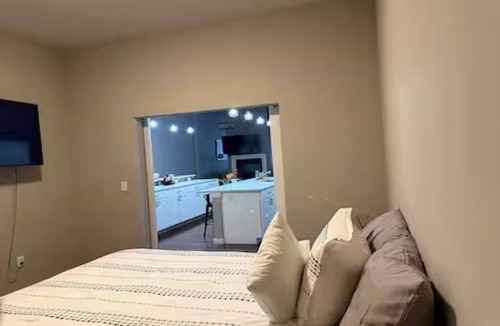 Brownstown Condo | New York Style 2-bedroom condo in charming Downtown Yakima