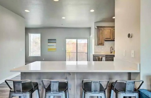 Layton House | Newer 3 bdr near Snowbasin, Hill AFB, Ogden, Pets