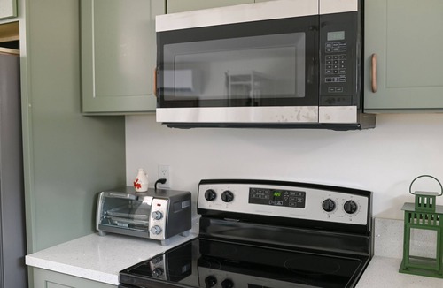 Oak Park House | Newly Built 1-Bedroom Hidden Gem