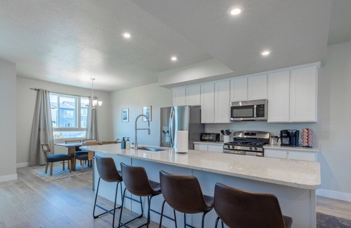 American Fork Villa | Newly Built Retreat | Comfort & Ski Access