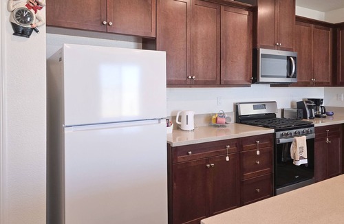 Riverside House | Newly-built single-level home with full kitchen & central AC - near UC Riverside