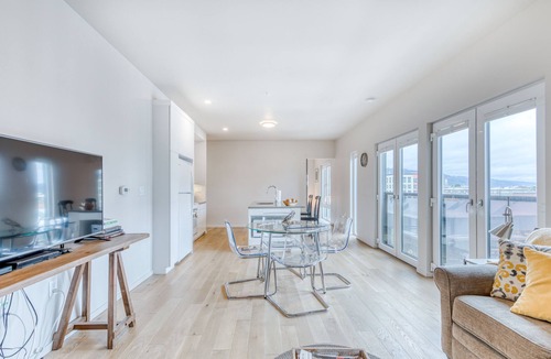 Uptown Condo | Newly Finished Nob Hill Condo w/Central Location Perfect for Exploring the City