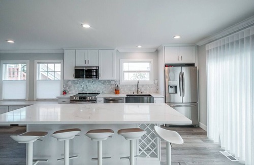 Newport House | Newly remodel Historic Coast Guard house 4-bedroom in awesome Newport with WiFi