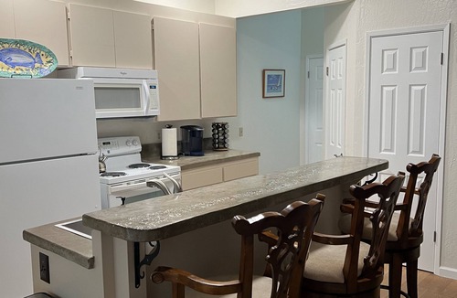 Aptos House | NEWLY REMODELED BEACH FLATnPanoramic Ocean Views- Just steps to the Beach