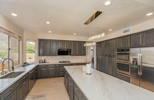 Valle Lindo House | Newly Remodeled Suburban House