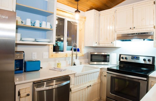 Deer Park Cabin | Newly Renovated 3 Br/2 Bath Sunriver Cabin With WiFi, A/C, Sharc Passes