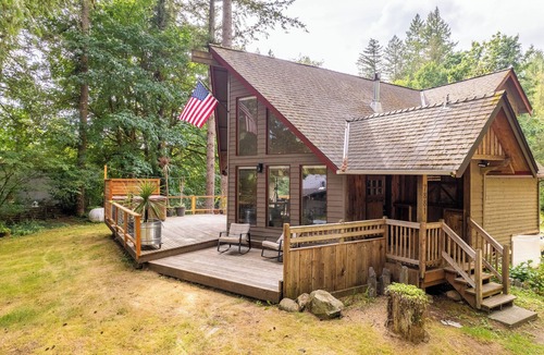 Maple Falls Cabin | Newly Renovated Rustic Modern A-Frame Cabin Near Mt Baker & Silver Lake