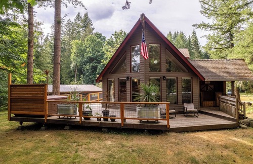 Maple Falls Cabin | Newly Renovated Rustic Modern A-Frame Cabin Near Mt Baker & Silver Lake