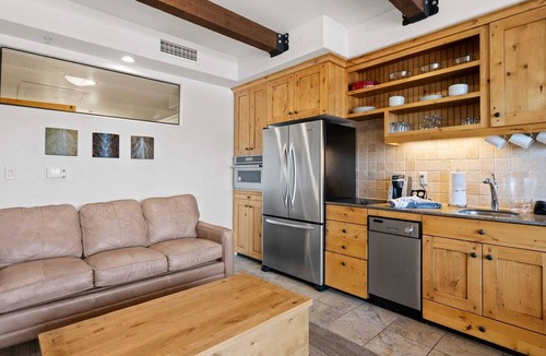 Kimball Junction Condo | Newpark 214 | Private Hot Tub | Kitchenette | Fireplace | Washer/Dryer | Balcony | Pool & Hot Tub