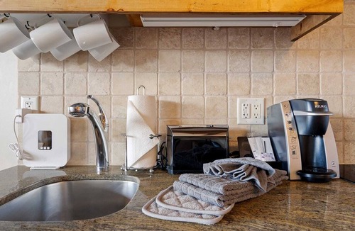 Kimball Junction Condo | Newpark 304-A | Private Hot Tub | Kitchenette | Olympic Park & Mtn View | Fireplace | Pool & Hot Tub