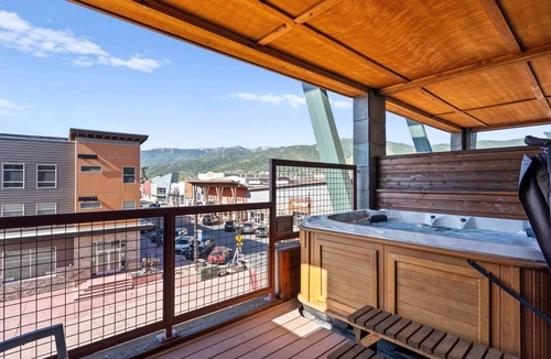 Kimball Junction Condo | Newpark 315-A | Private Hot Tub | Kitchenette | Mountain & Preserve Views | Fireplace | Washer/Dryer