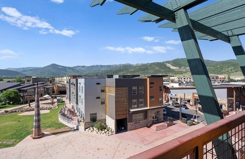 Kimball Junction Condo | Newpark 419-A | Private Hot Tub | Kitchenette | Mountain & Preserve Views | Top Floor | End Unit