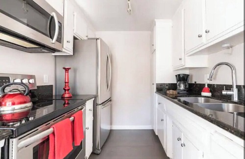 Downtown Long Beach Apartment | Next to CONVENTION CENTER & BEACH!
