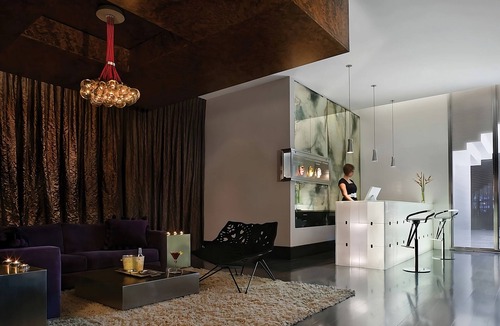 Gaslamp Quarter Hotel | Next to Gaslamp Archway! 3 Luxury Units! Bike Rental, Onsite Pool, Parkling!