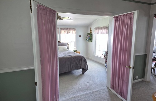 Grants Pass House | Nichols place, 4 bed ranch property. Grants Pass, Oregon RV hookup available