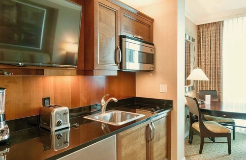 Las Vegas Condo | No Resort Fee | Strip Views, Pools & Parking