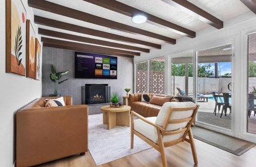 North Las Vegas House | North Vegas Family Oasis 4BR, Pool, BBQ, Games