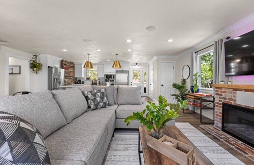 West University House | Northwest Garden w/Spa Bath Gym Fire Pit & Views