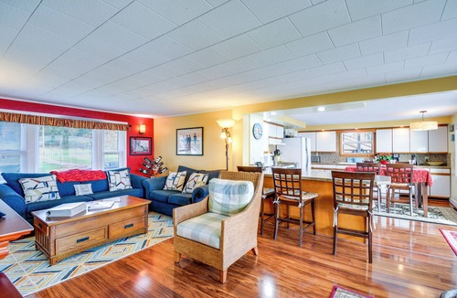 Port Hadlock House | Oak Bay Beach House in Port Hadlock