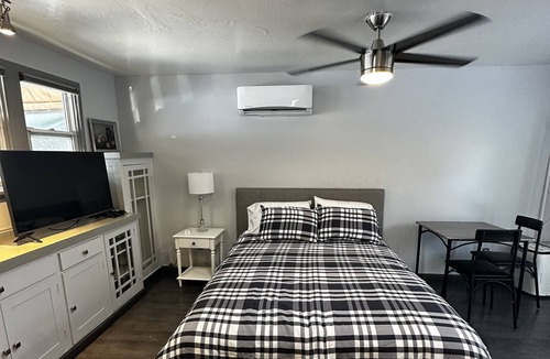 Point Loma Heights Cottage | OB Bungalow - Newport Ave, Walk to All