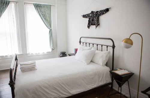 Bisbee House | Object Hotel 1BR Shared Bath Room 2D