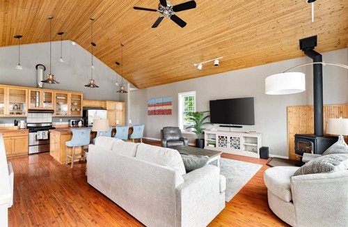 La Conner Apartment | Ocean Bliss — Coastal Retreat on Skagit Bay