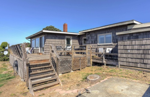 Gualala House | Ocean Bungalow | Tesla EV Station & Near Trails!