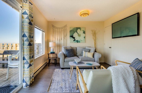 South Beach Condo | Ocean Front Duplex with Views! Dog Friendly! Free Wifi!