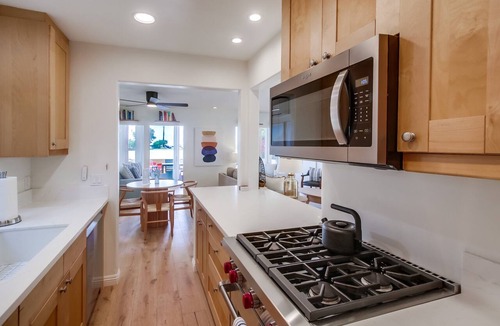 South Mission Beach Condo | Ocean Front! Exclusive Beachfront Patio + A/C