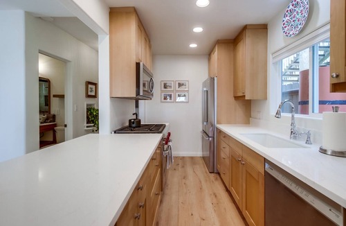 South Mission Beach Condo | Ocean Front! Exclusive Beachfront Patio + A/C
