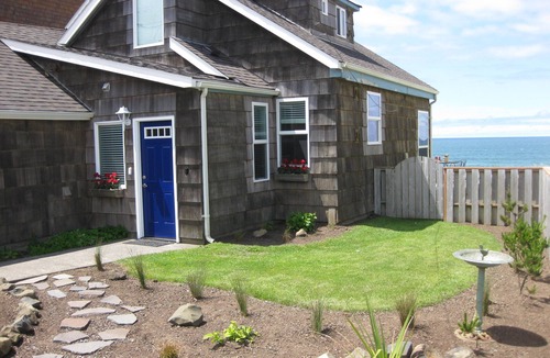 Lincoln City House | OCEAN FRONT KILLER VIEW, HOT TUB, WALK TO CASINO