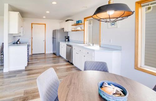 Bayshore House | Ocean Front with Hot Tub, Dog Friendly! Beach Time
