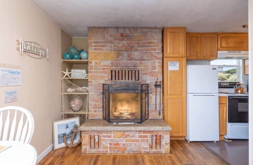 Lincoln City Condo | Ocean Haven in Taft * Pup Perfect Beach Condo