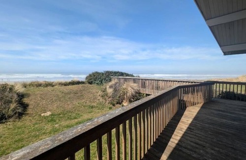 Florence House | Ocean's Edge beachfront on Heceta Beach