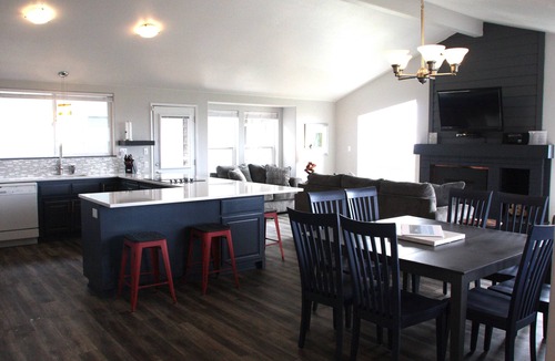 Bandon House | Ocean view, 100 yards to beach, pet friendly, secure fenced yard.