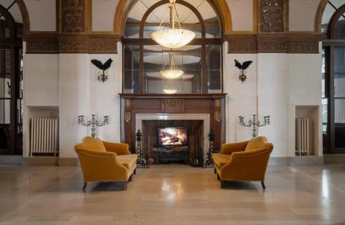 East Village House | Ocean-View 1BR Condo in Historic Cooper Arms