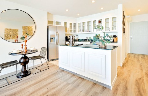 Ocean Beach Apartment | Ocean-view condo with patio, full kitchen & WiFi - dog-friendly