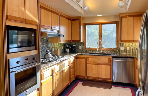 Agate Beach House | Ocean View Home in Newport! Short Walk to Sandy Beach!
