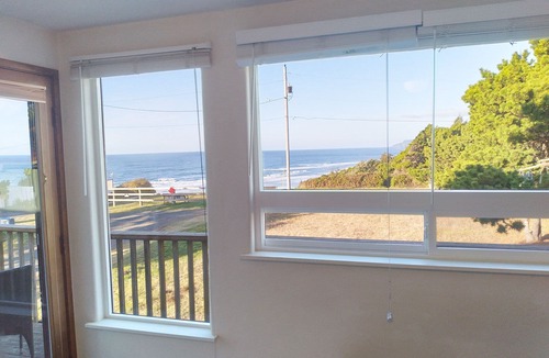 Agate Beach House | Ocean View Home in Newport! Short Walk to Sandy Beach!