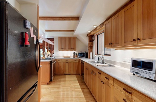 Sea Ranch House | Ocean View Home, Multiple Decks, Private Hot tub & Grill - Shared Pools & Tennis
