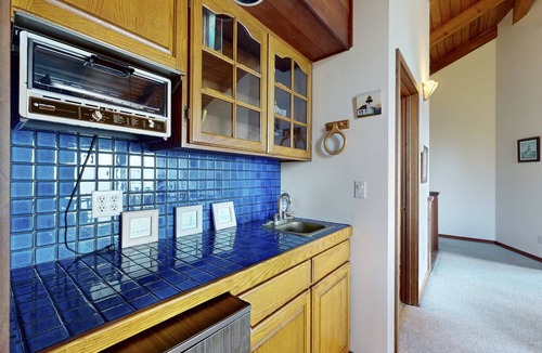 Mendocino House | Ocean view home with Fireplace, Hot Tub, Deck