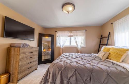 The Strand Apartment | Ocean View Penthouse 2 Bdrm 2 Bath w garage 2 Blocks to sand