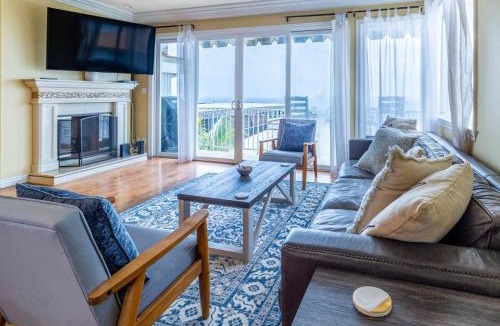 The Strand Apartment | Ocean View Penthouse 2 Bdrm 2 Bath w garage 2 Blocks to sand