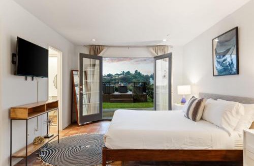 Hidden Valley House | Ocean View Retreat Firepit & Spacious Yard