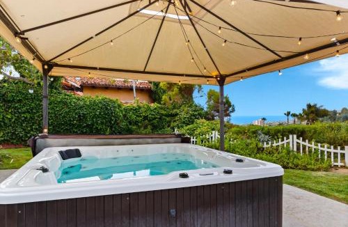 Hidden Valley House | Ocean View Retreat Firepit & Spacious Yard
