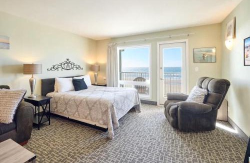 Lincoln City House | Ocean View Suite - Sleeps Six - Heated Indoor Pool & Hot Tub Access