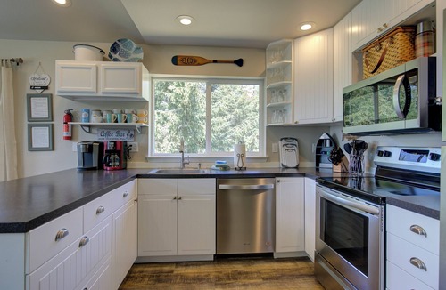 Ocean City House | Ocean Views, Beach Access, Dog Friendly Fenced Yard-Vacation Beach House