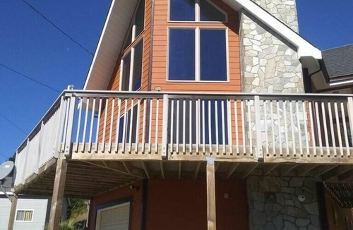 Shelter Cove House | Ocean Vista Getaway Walk to Beach, Marina, Lighthouse & Brewery, Sleeps 8