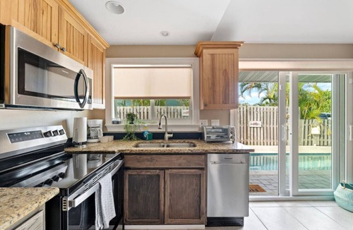 Holmes Beach Cottage | Ocean72, 2bed 2bath with pool