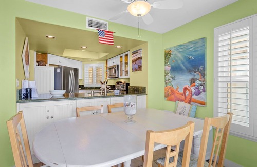 Townsite Condo | Oceanfront 2BR/2BA Condo in Oceanside with Amazing Beach Access has AC!